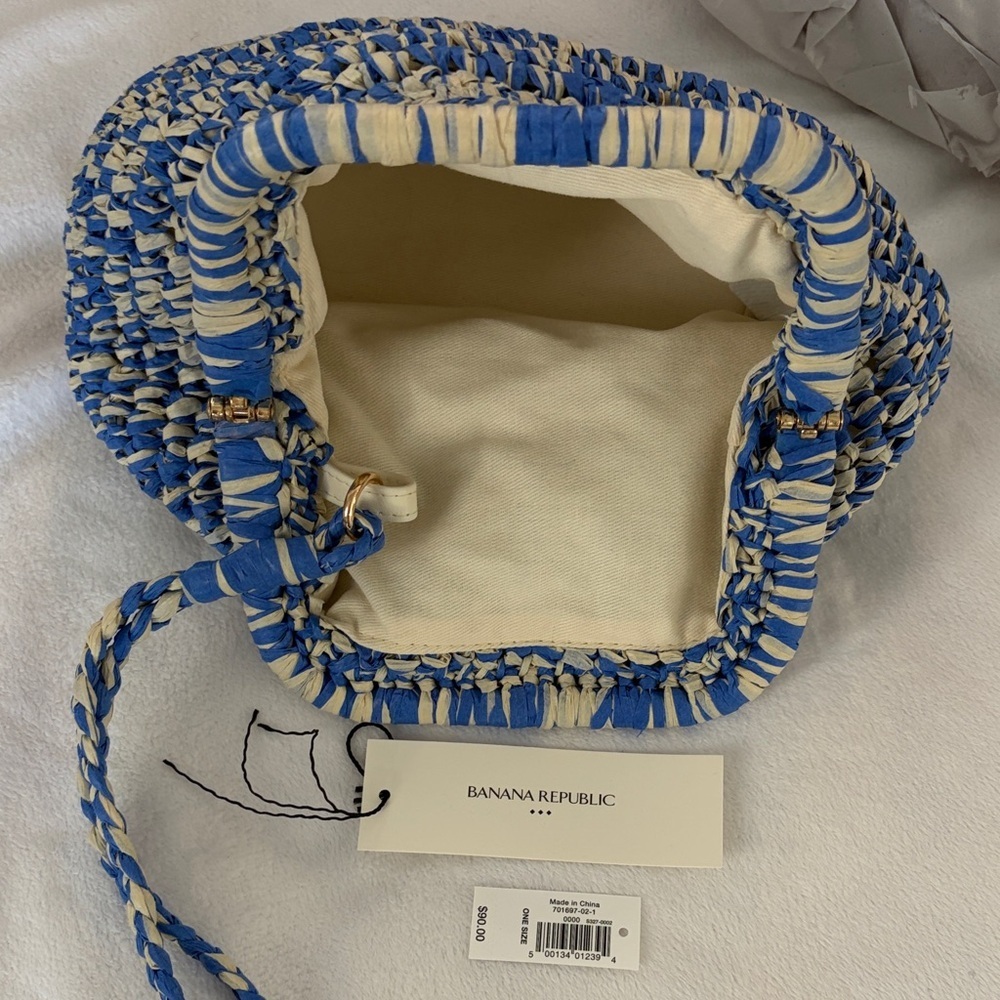 Banana Republic Blue and Cream Woven Clutch - Picture 5 of 7